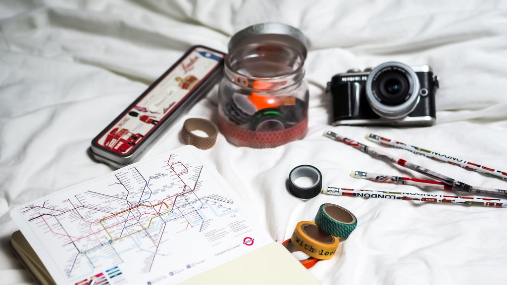 London map and accessories